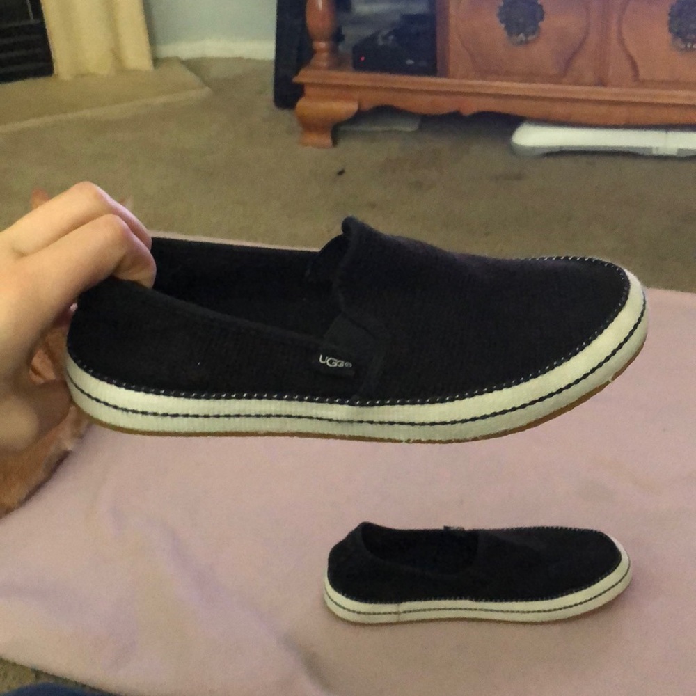 Uggs - Picture 2 of 2